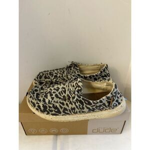 Hey dudes Wendy Woven animal print size 7 cheetah print